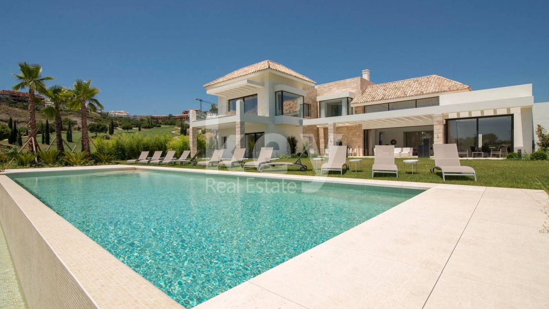 Villa Delight: A Luxurious Retreat in Benahavis - Short-Term Rental