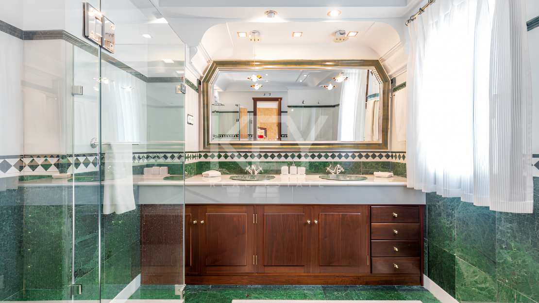 Изысканная вилла с непревзойденным качеством и престижным расположением в Сьерра-Бланка, Марбелья