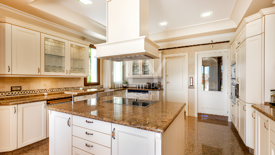 Изысканная вилла с непревзойденным качеством и престижным расположением в Сьерра-Бланка, Марбелья