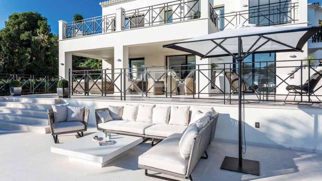 Luxury villa with a a sea view situated in Sierra Blanca, Marbella