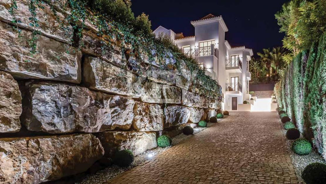 Luxury villa with a a sea view situated in Sierra Blanca, Marbella