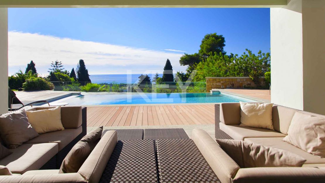 Великолепная вилла с панорамным видом на море на продажу, Марбелья Золотая Миля