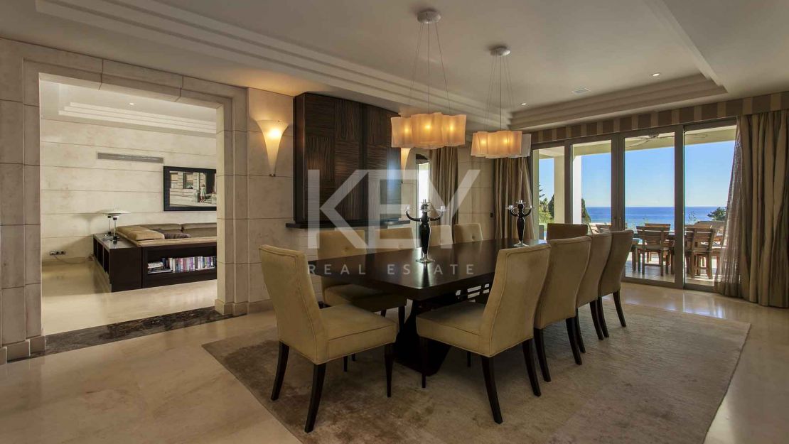 Великолепная вилла с панорамным видом на море на продажу, Марбелья Золотая Миля