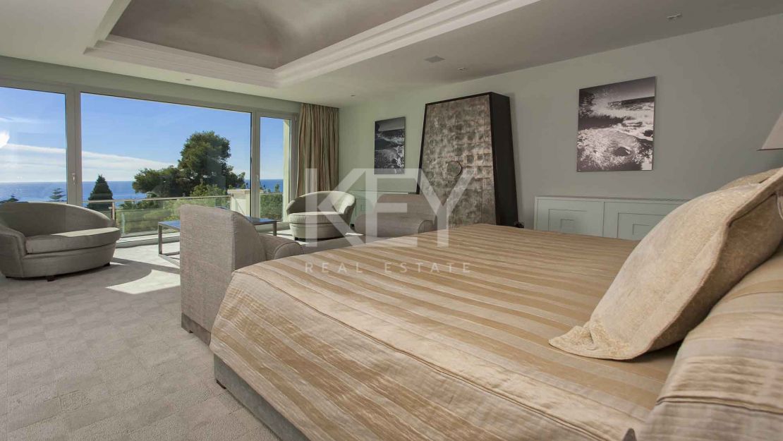 Великолепная вилла с панорамным видом на море на продажу, Марбелья Золотая Миля