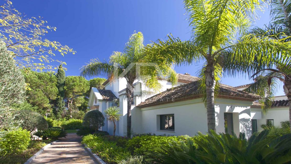 Великолепная вилла с панорамным видом на море на продажу, Марбелья Золотая Миля