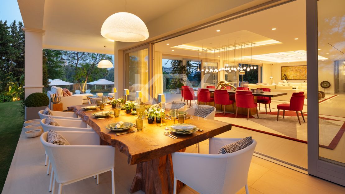  Villa en primera línea de golf en venta en comunidad cerrada en Aloha, Nueva Andalucía