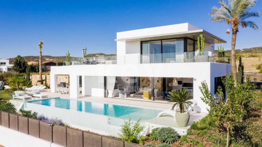 Modern villa in the stunning area of Romano Golf, Estepona