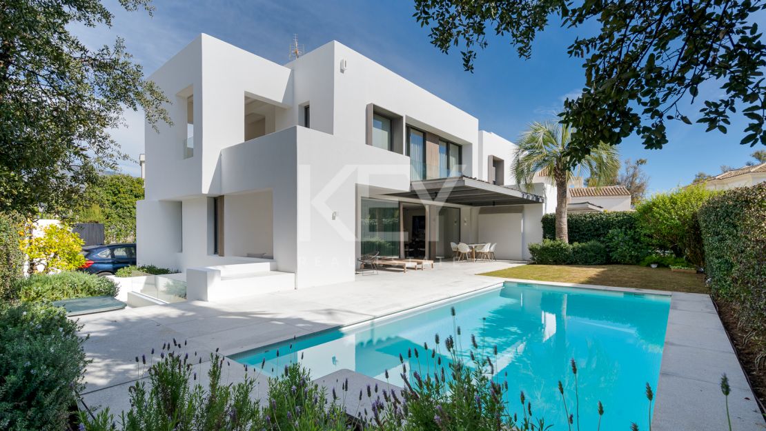 Una villa moderna en alquiler larga temporada en Milla de Oro, Marbella