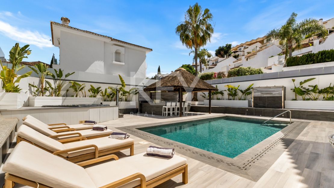 Villa Banús: villa in prime location - Puerto Banus, Marbella