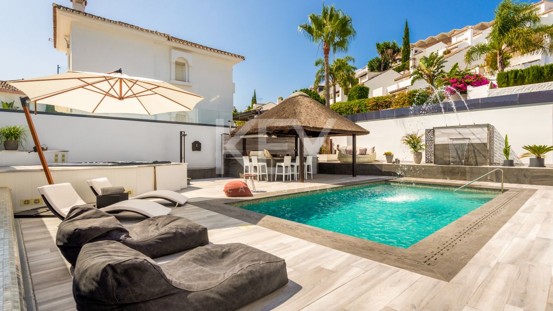 Villa Banús: villa in prime location - Puerto Banus, Marbella