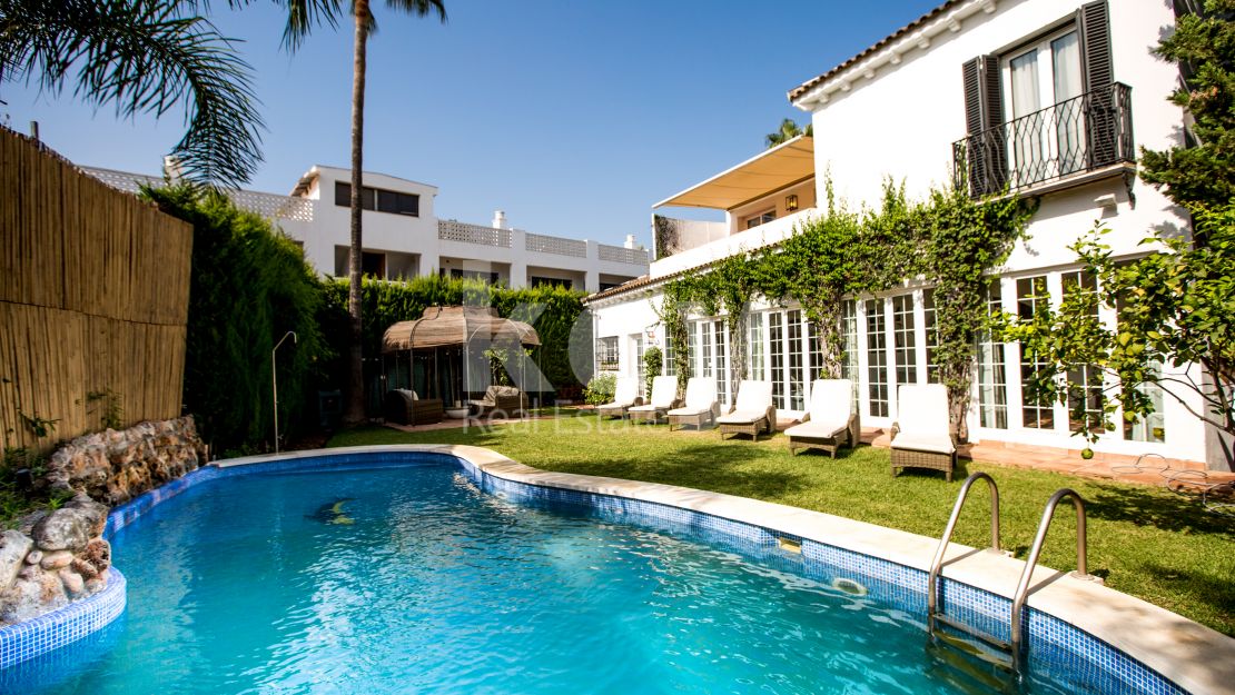 Villa Terra: Your Ideal Short-Term Rental in Marbella's Golden Mile Community