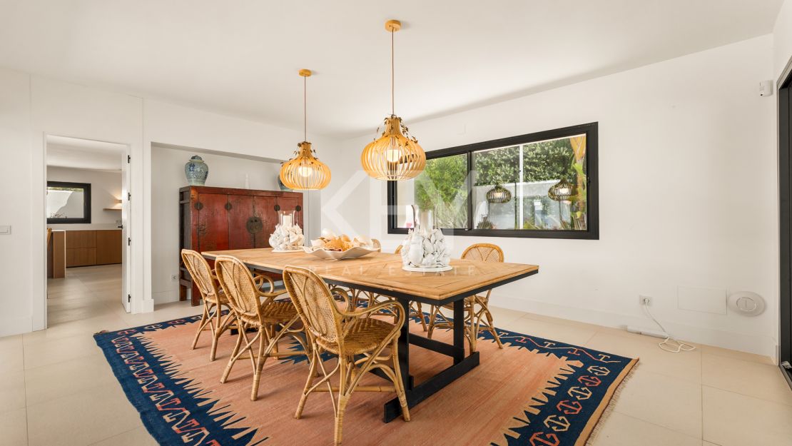 Villa Encanto: Beachfront Mediterranean villa in Guadalmina Baja