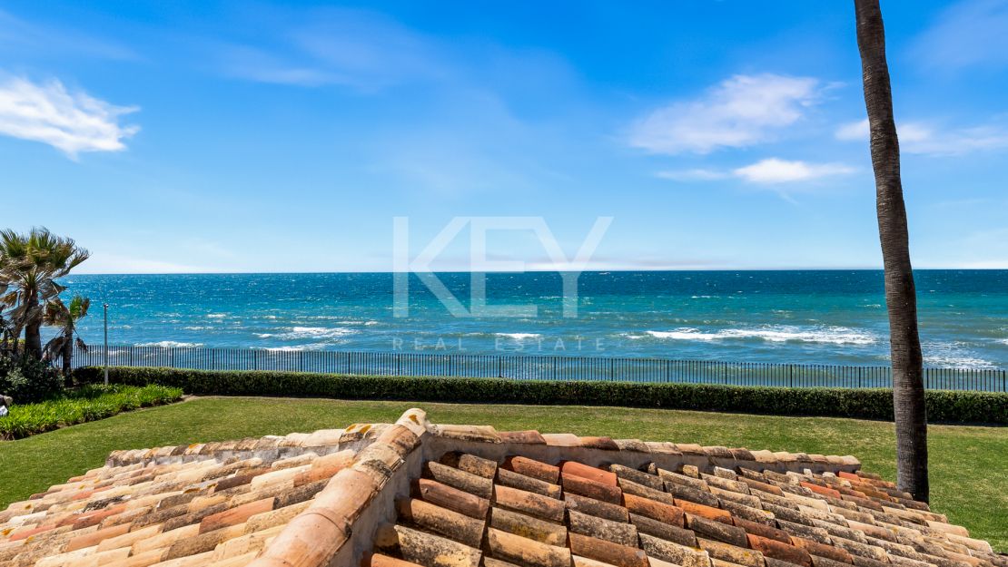 Villa Encanto: Beachfront Mediterranean villa in Guadalmina Baja