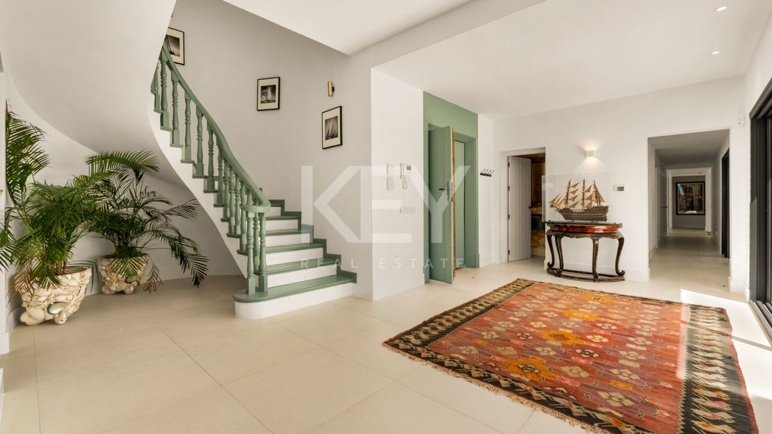 Villa Encanto: Beachfront Mediterranean villa in Guadalmina Baja