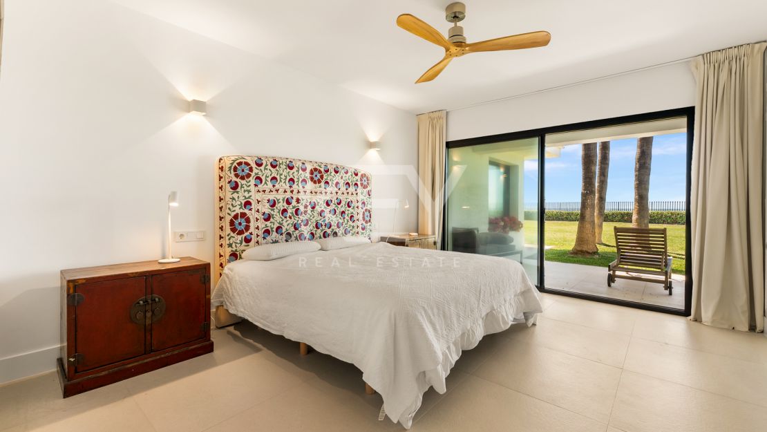 Villa Encanto: Beachfront Mediterranean villa in Guadalmina Baja