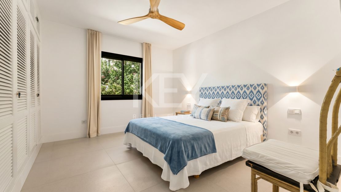 Villa Encanto: Beachfront Mediterranean villa in Guadalmina Baja