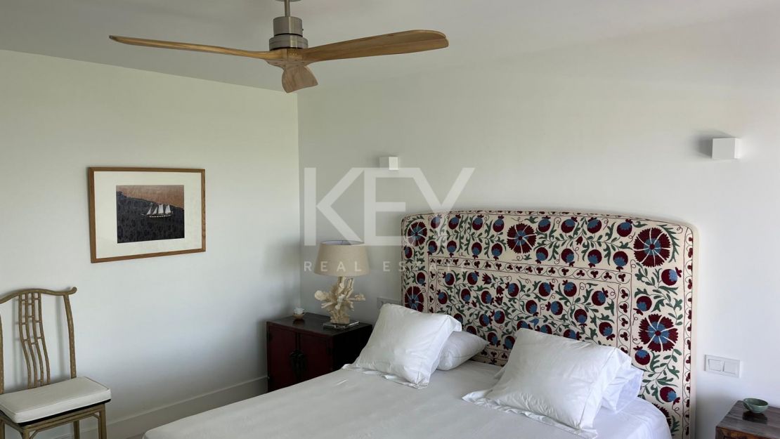 Villa Encanto: Villa mediterránea frente al mar en Guadalmina Baja