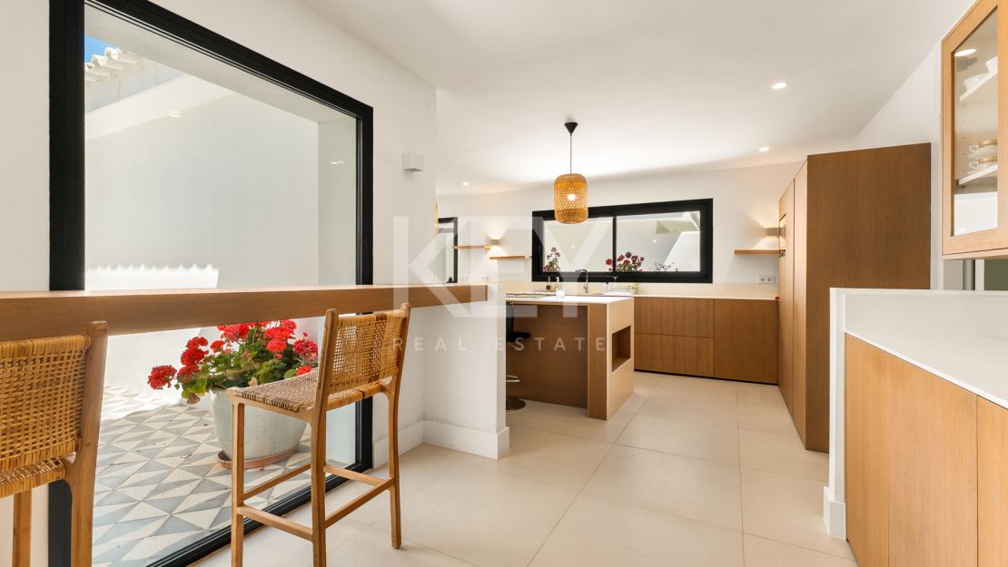 Villa Encanto: Beachfront Mediterranean villa in Guadalmina Baja