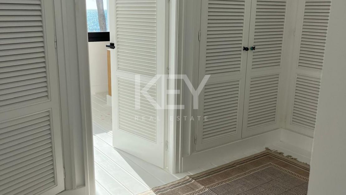 Villa Encanto: Villa mediterránea frente al mar en Guadalmina Baja