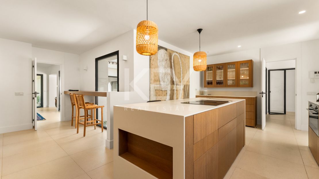 Villa Encanto: Beachfront Mediterranean villa in Guadalmina Baja