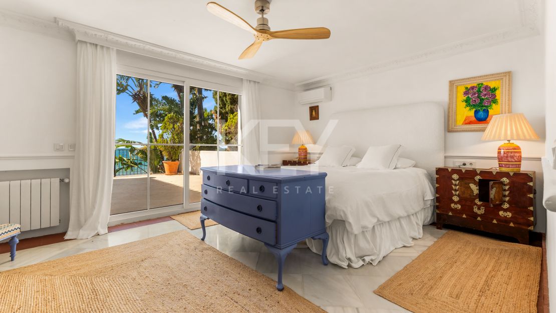 Villa Fiorella: Beachfront Villa for sale and rent in Guadalmina Baja, San Pedro