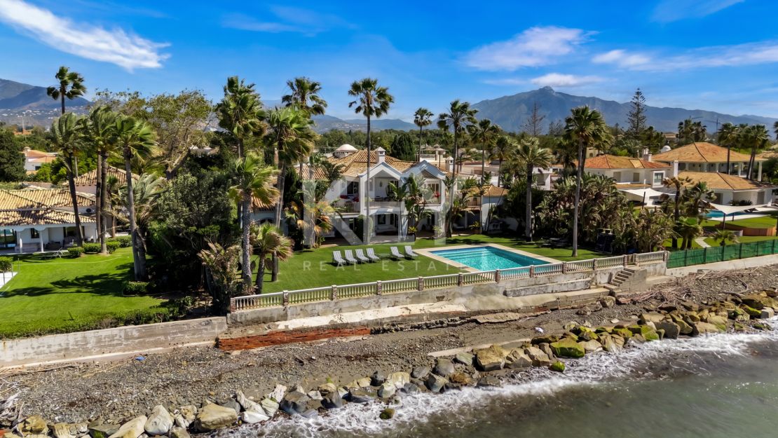 Villa Fiorella: Beachfront Villa for sale and rent in Guadalmina Baja, San Pedro