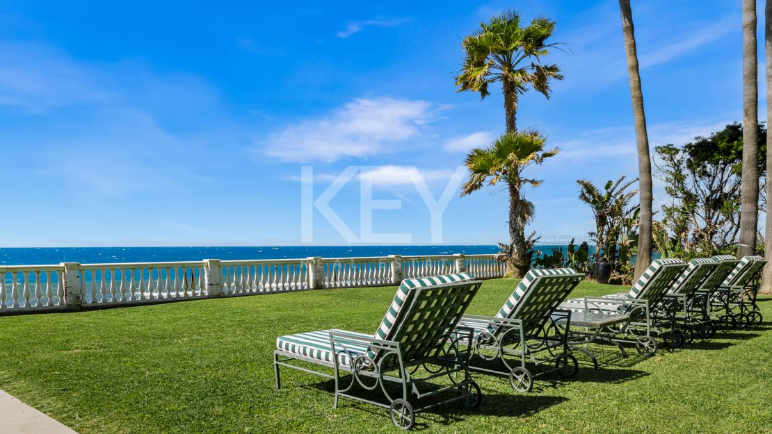 Villa Fiorella: Beachfront Villa for sale and rent in Guadalmina Baja, San Pedro