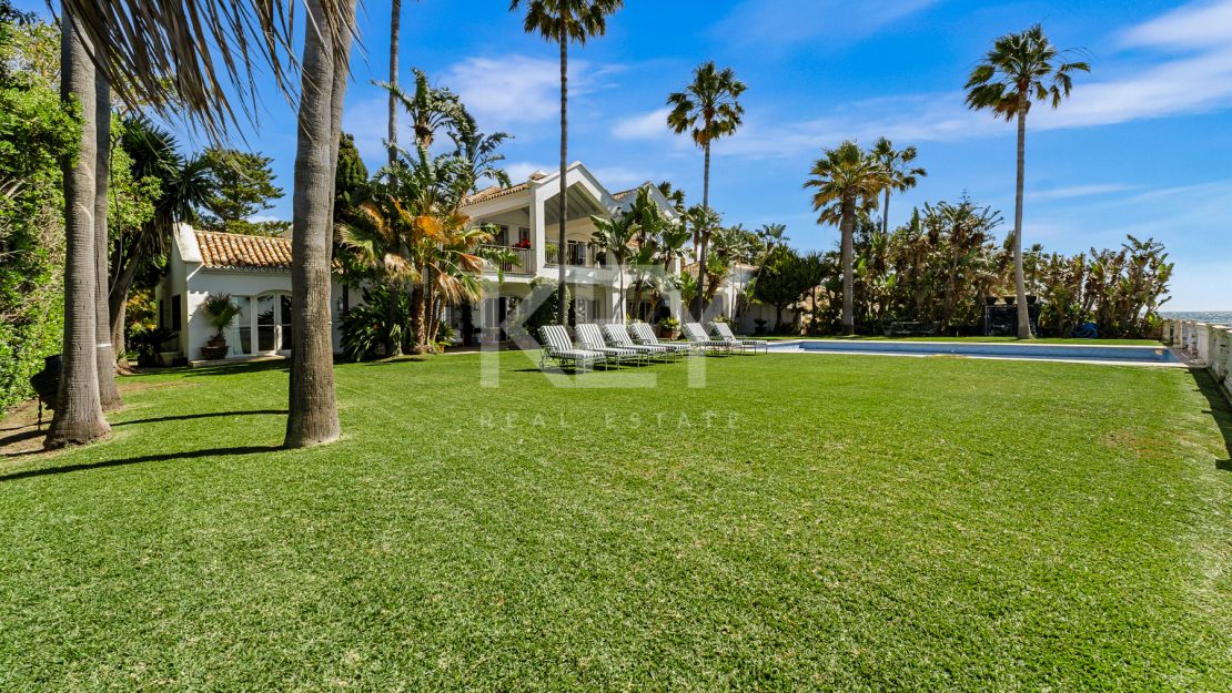 Villa Fiorella: Beachfront Villa for sale and rent in Guadalmina Baja, San Pedro