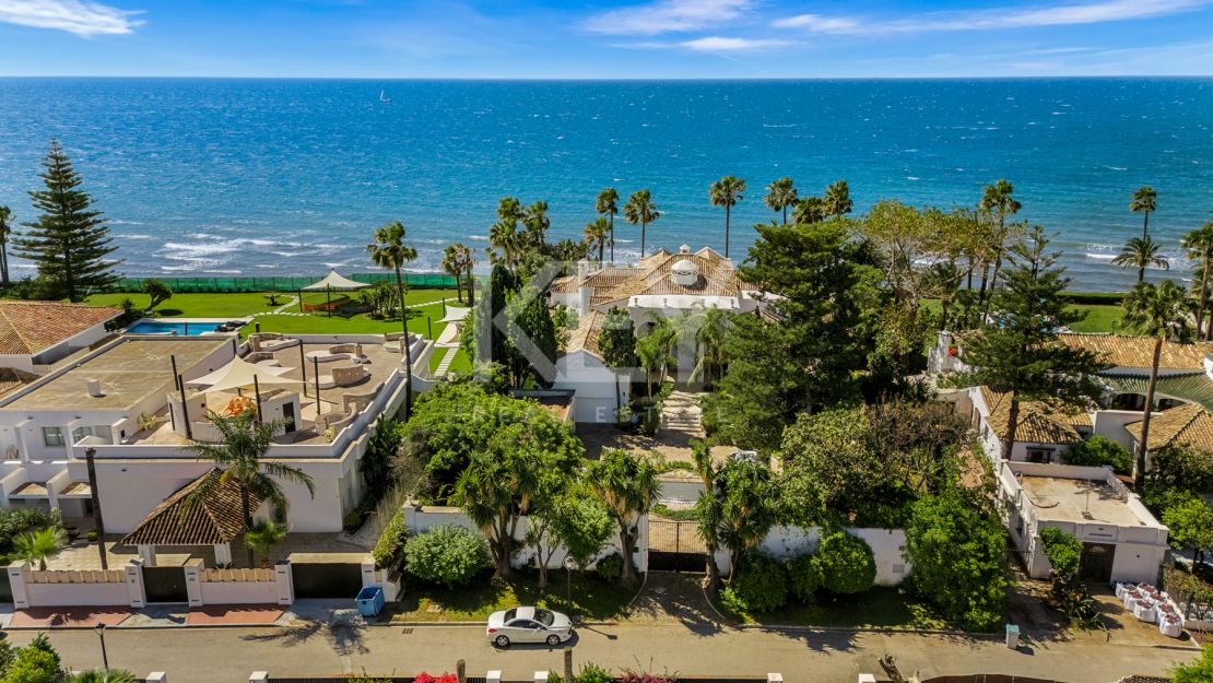 Villa Fiorella: Beachfront Villa for sale and rent in Guadalmina Baja, San Pedro