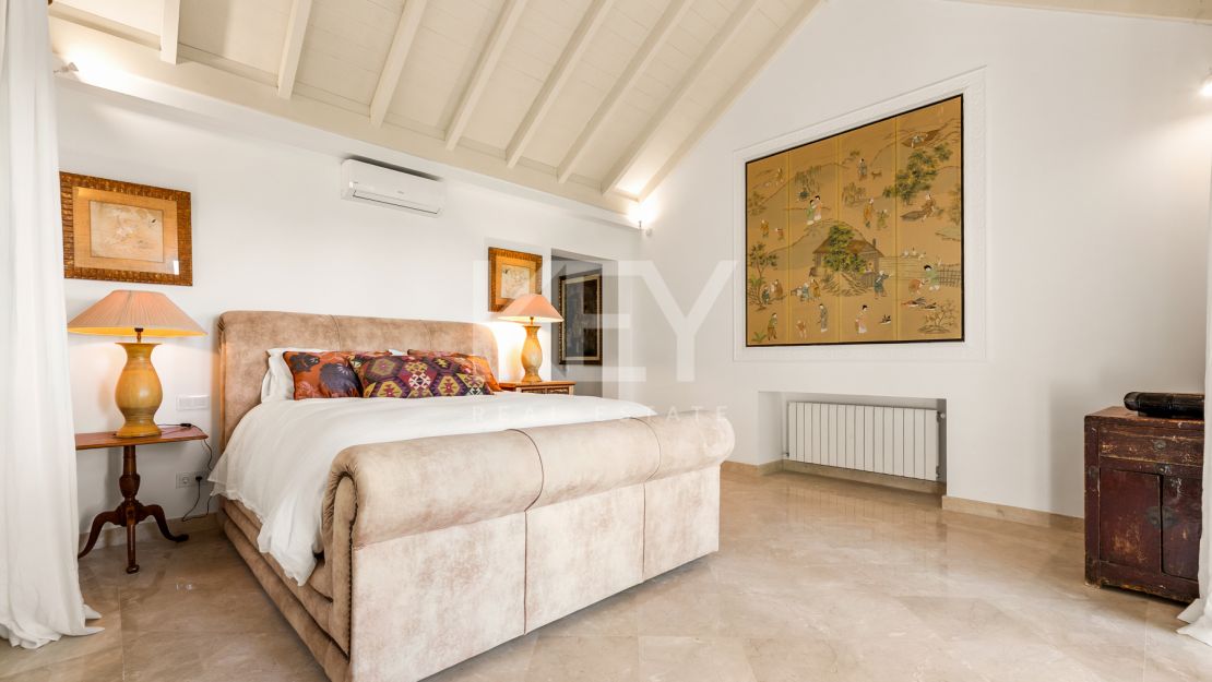 Villa Fiorella: Beachfront Villa for sale and rent in Guadalmina Baja, San Pedro