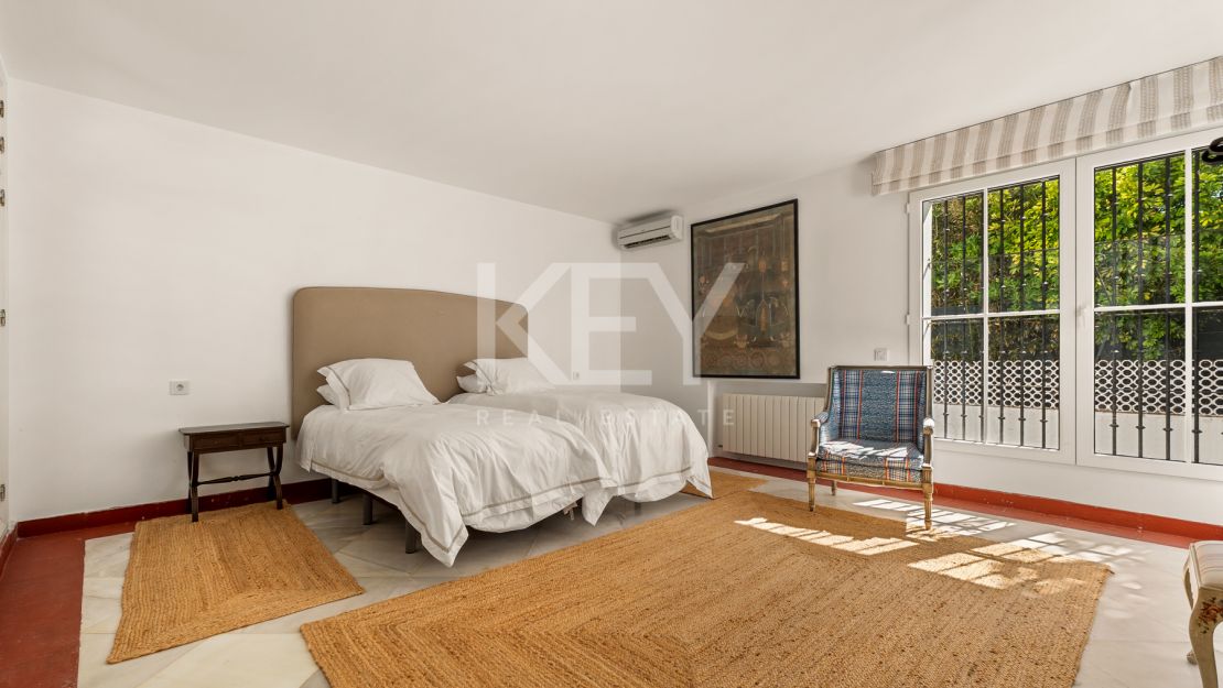 Villa Fiorella: Beachfront Villa for sale and rent in Guadalmina Baja, San Pedro