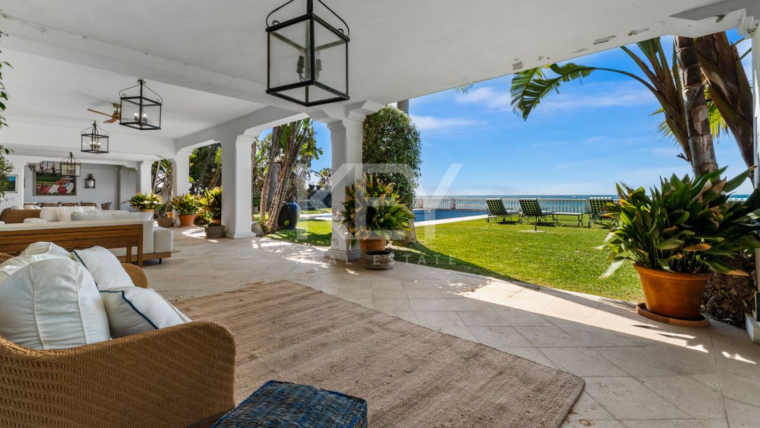 Villa Fiorella: Beachfront Villa for sale and rent in Guadalmina Baja, San Pedro
