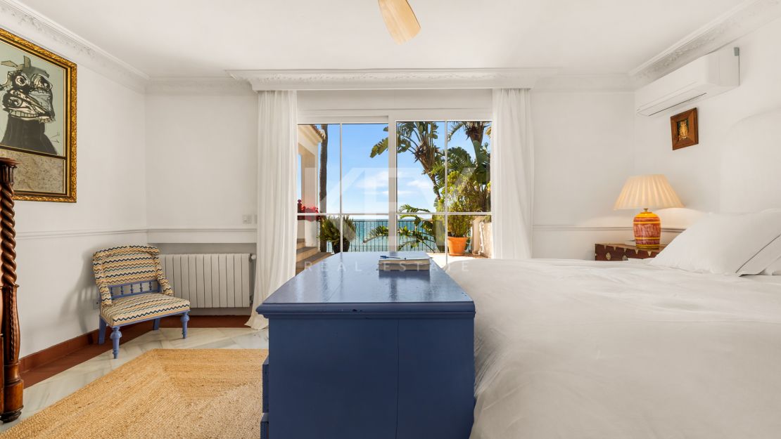 Villa Fiorella: Beachfront Villa for sale and rent in Guadalmina Baja, San Pedro