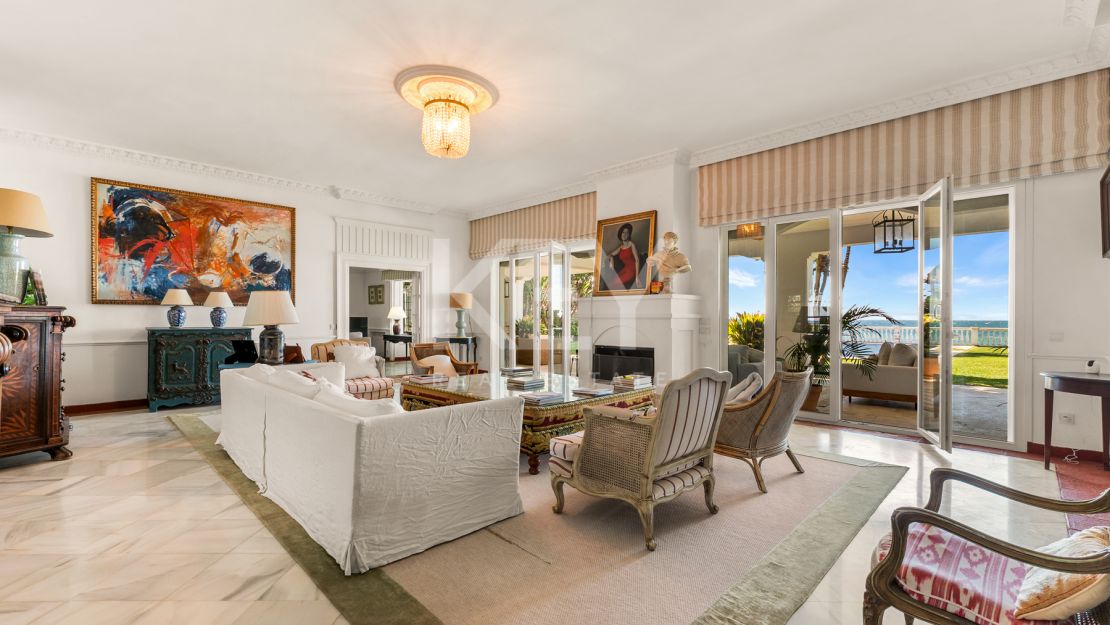 Villa Fiorella: Beachfront Villa for sale and rent in Guadalmina Baja, San Pedro