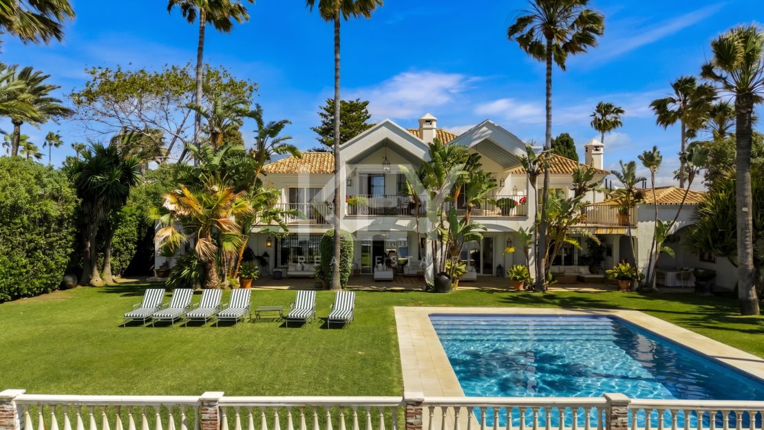 Villa Fiorella: Beachfront Villa for sale and rent in Guadalmina Baja, San Pedro