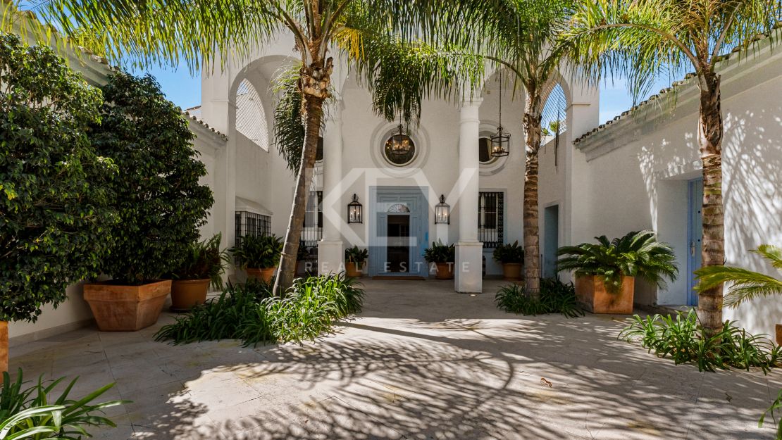 Villa Fiorella: Beachfront Villa for sale and rent in Guadalmina Baja, San Pedro