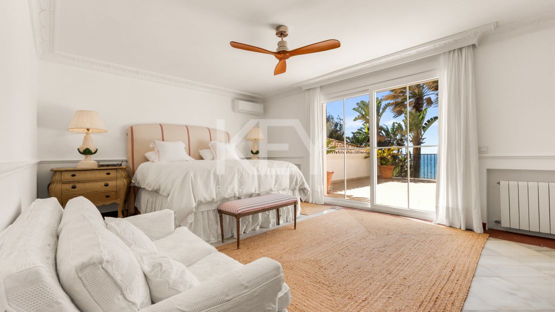 Villa Fiorella: Beachfront Villa for sale and rent in Guadalmina Baja, San Pedro