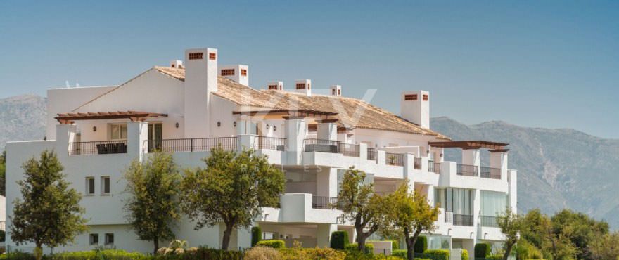 Apartamentos mediterráneos con vistas panorámicas en Elviria, Marbella