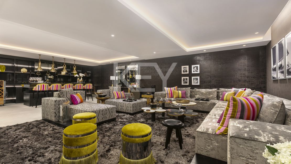 Потрясающая вилла Sky Villa с мебелью от FENDI CASA в привилегированном месте, Золотая Миля