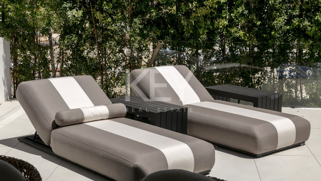 Потрясающая вилла Sky Villa с мебелью от FENDI CASA в привилегированном месте, Золотая Миля