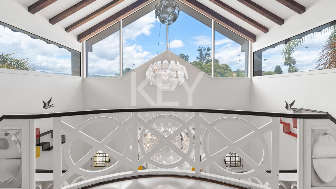 Прибрежная вилла в средиземноморском стиле с большим потенциалом в восточной части Эстепоны