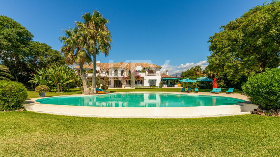Luxury Villa for Sale and Short-Term Rental in Benamara, Estepona