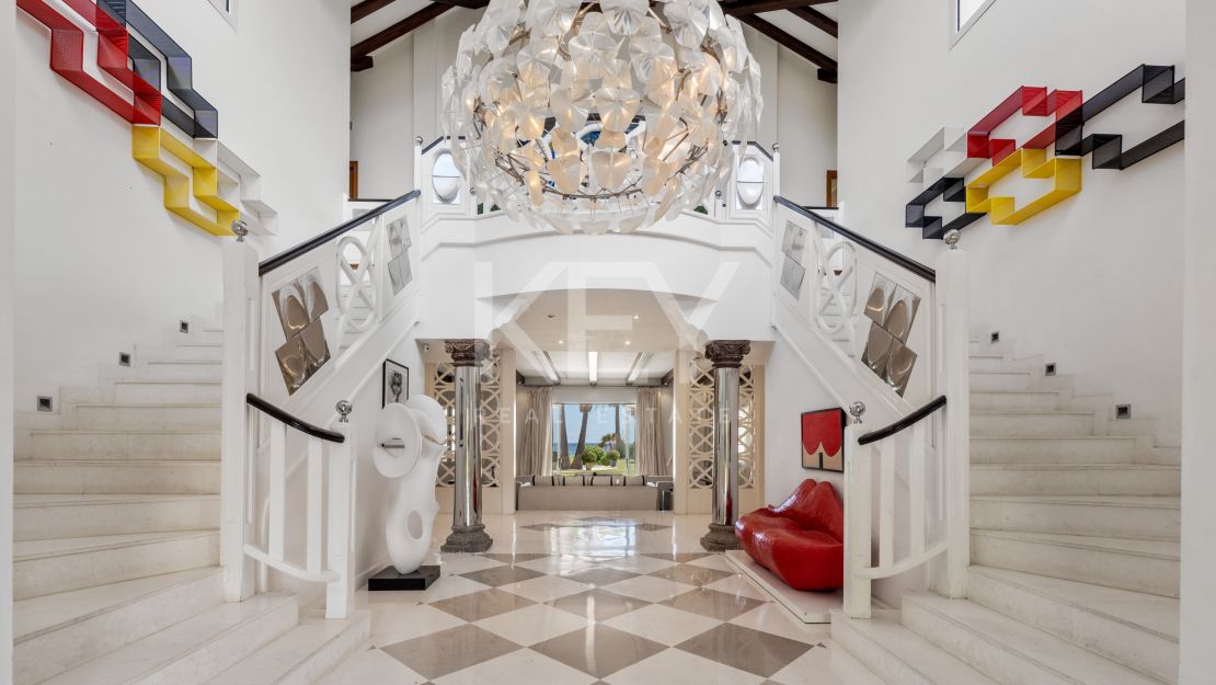 Прибрежная вилла в средиземноморском стиле с большим потенциалом в восточной части Эстепоны