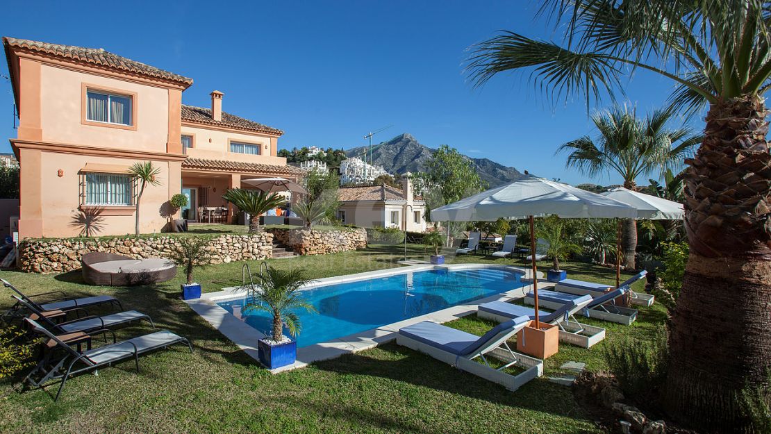 Villa Andaluza: Mediterranean style villa for holiday rentals in Nueva Andalucía, Marbella