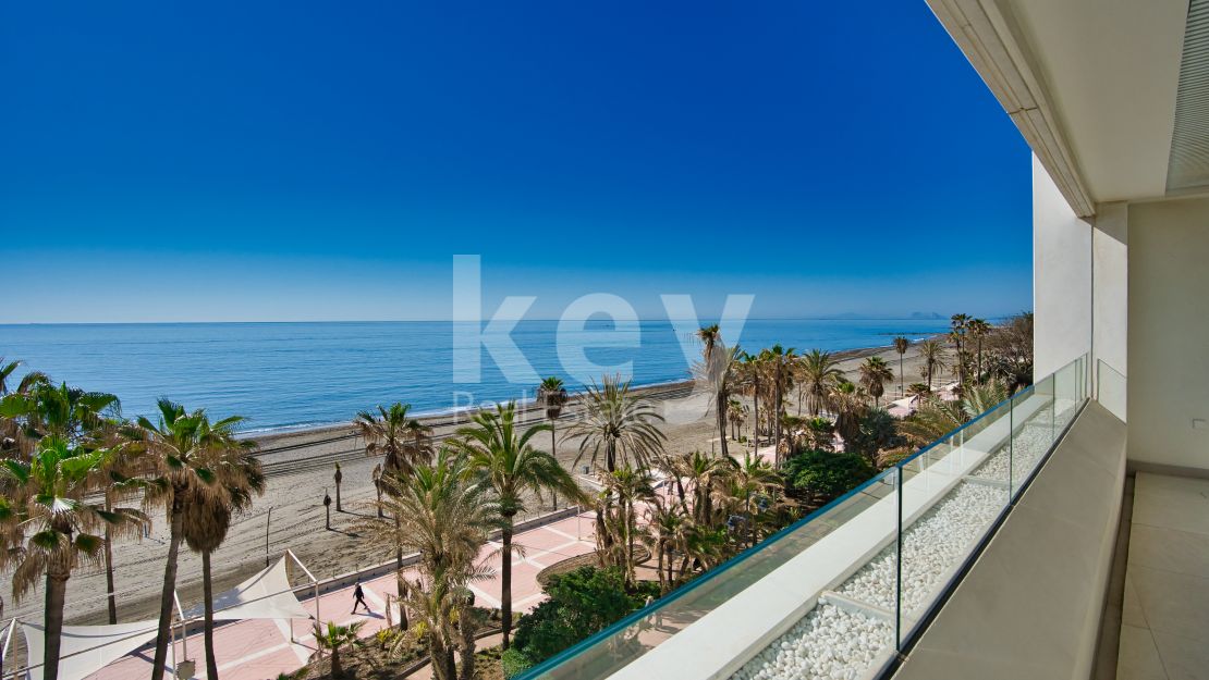 Luxury beachfront penthouse with panoramic sea views in Estepona