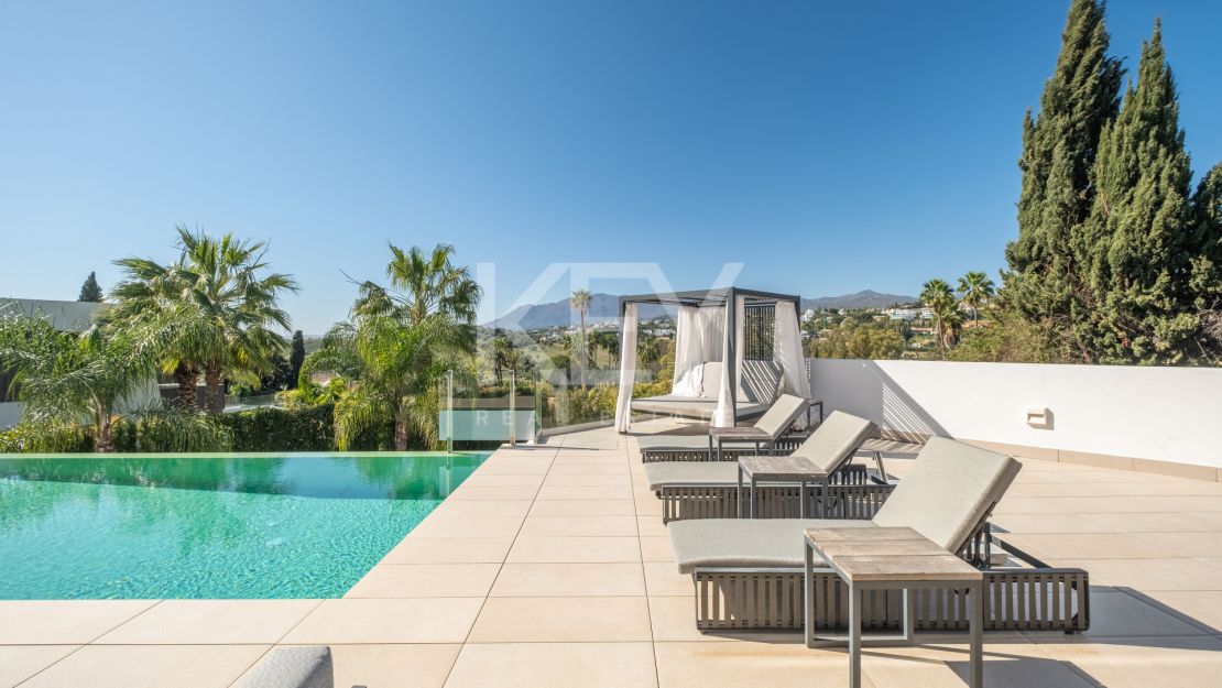 Villa De Lujo Con Vistas Panorámicas, Spa Privado Y Estilo De Vida Excepcional En El Paraíso, Estepona Este