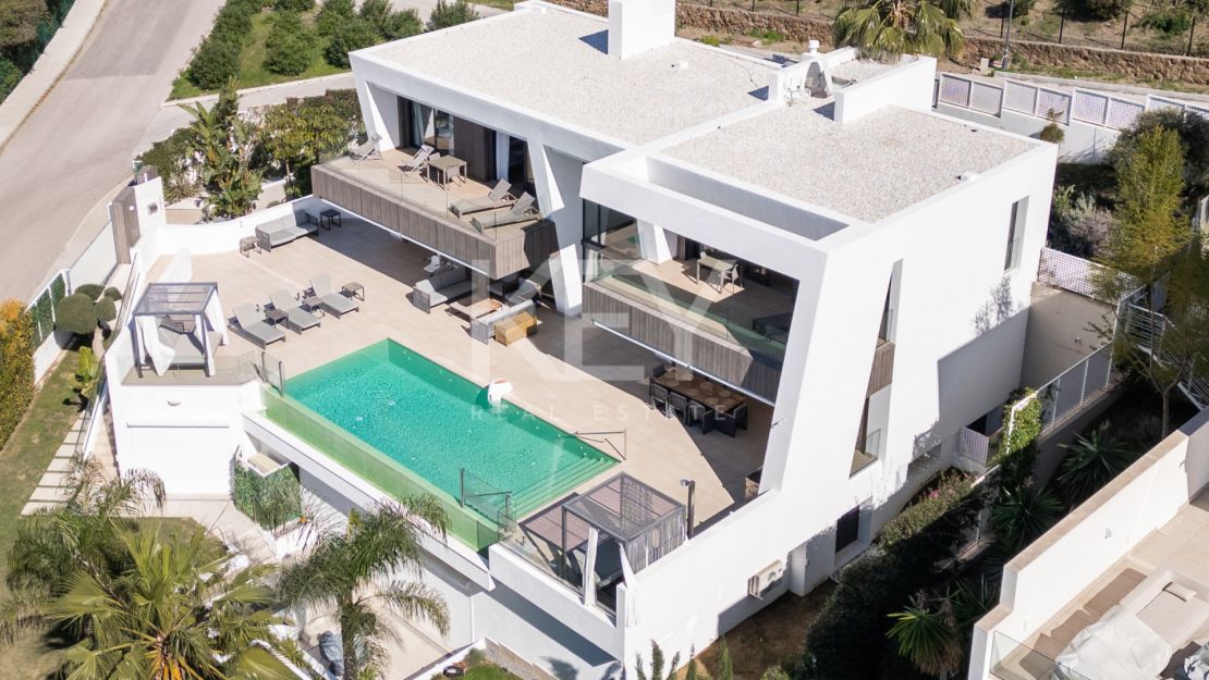 Villa De Lujo Con Vistas Panorámicas, Spa Privado Y Estilo De Vida Excepcional En El Paraíso, Estepona Este