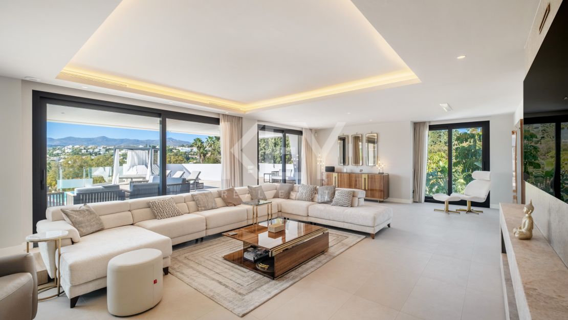 Villa De Lujo Con Vistas Panorámicas, Spa Privado Y Estilo De Vida Excepcional En El Paraíso, Estepona Este