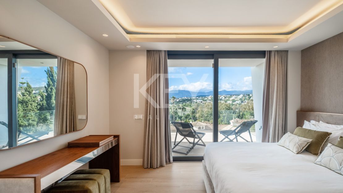 Villa De Lujo Con Vistas Panorámicas, Spa Privado Y Estilo De Vida Excepcional En El Paraíso, Estepona Este