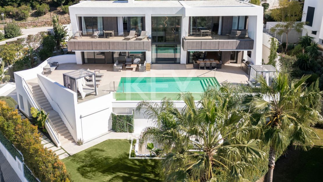 Villa De Lujo Con Vistas Panorámicas, Spa Privado Y Estilo De Vida Excepcional En El Paraíso, Estepona Este